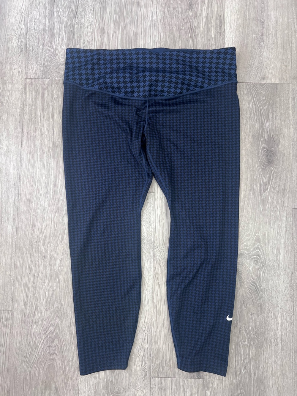 Nike Women’s Navy Houndstooth Leggings